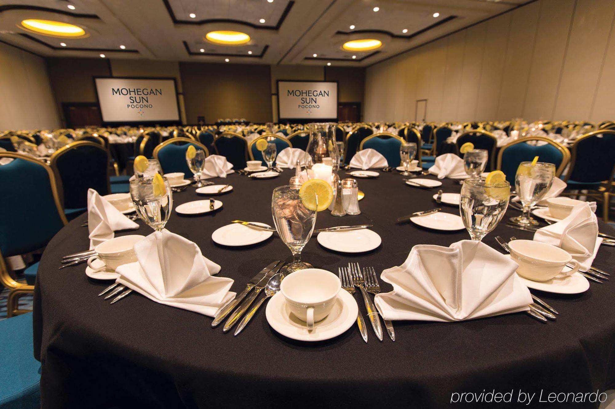 Mohegan Pennsylvania - Adults Only Wilkes-Barre Exterior foto